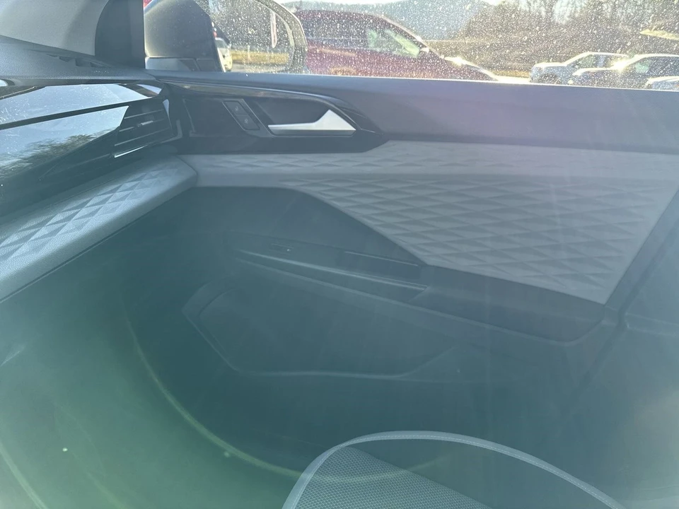 2023 Volkswagen Taos - Image 8 of 21