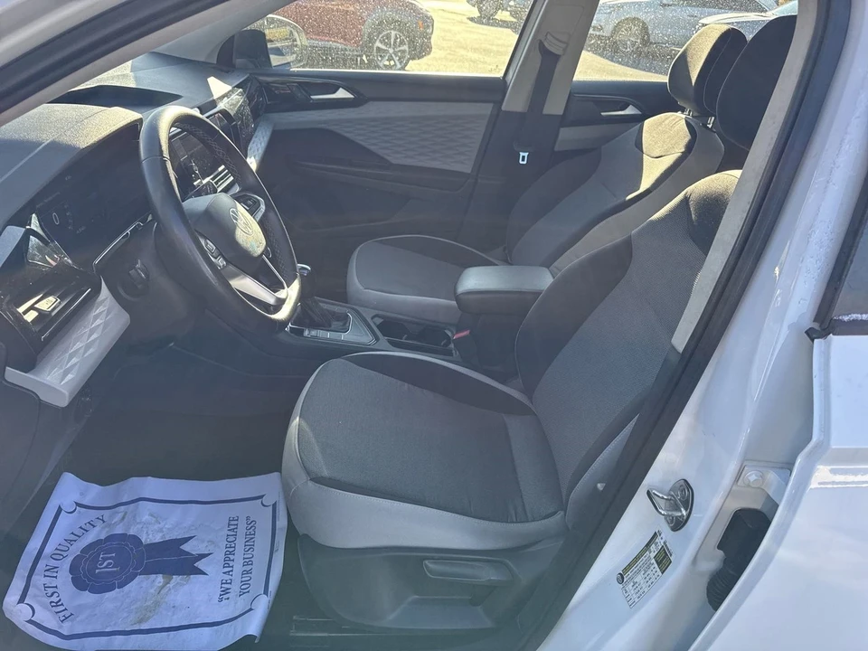 2023 Volkswagen Taos - Image 10 of 21