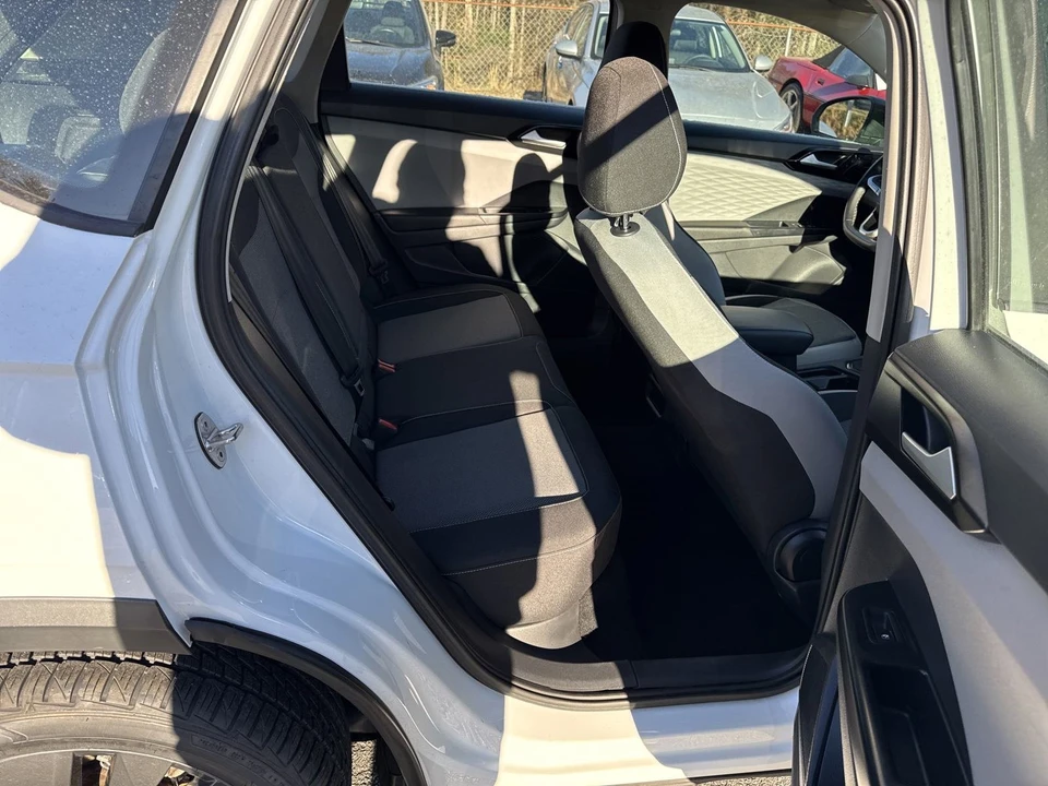 2023 Volkswagen Taos - Image 16 of 21