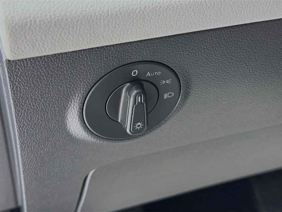 2023 Volkswagen Taos - Image 10 of 12