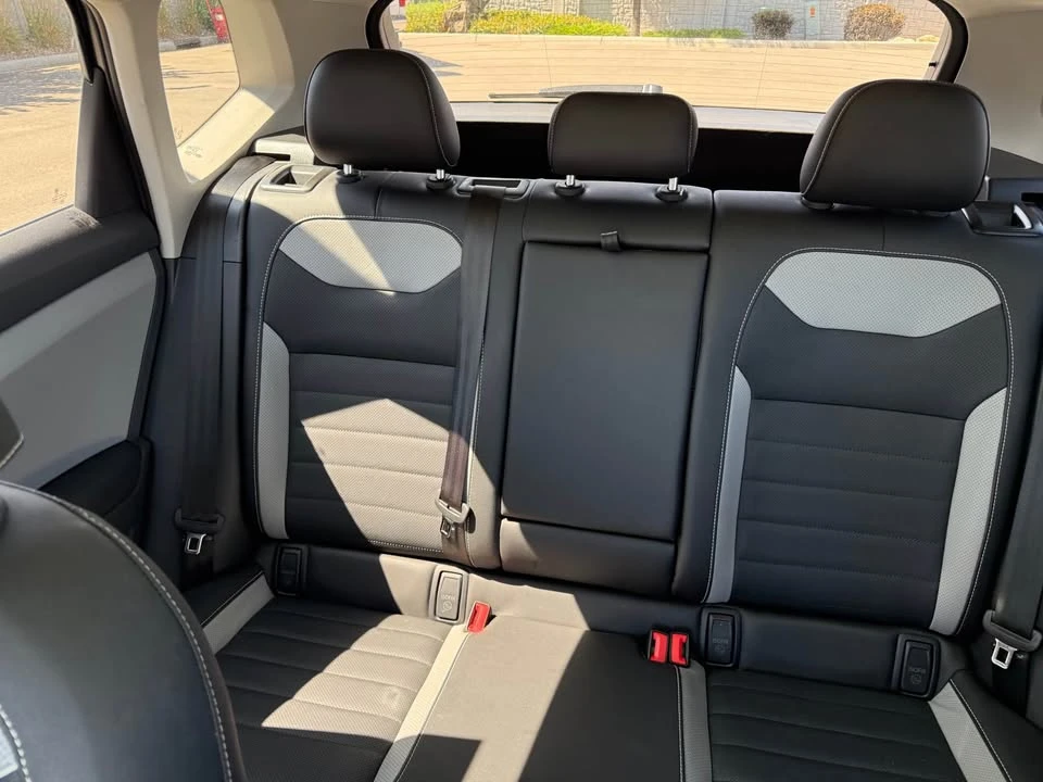 2023 Volkswagen Taos - Image 12 of 13