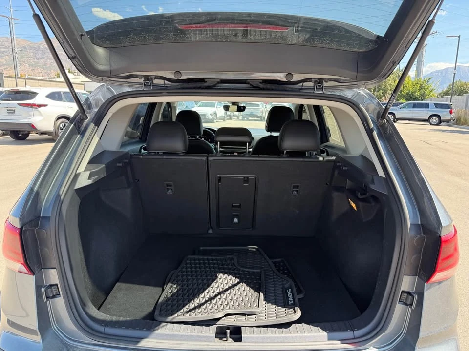 2023 Volkswagen Taos - Image 6 of 13
