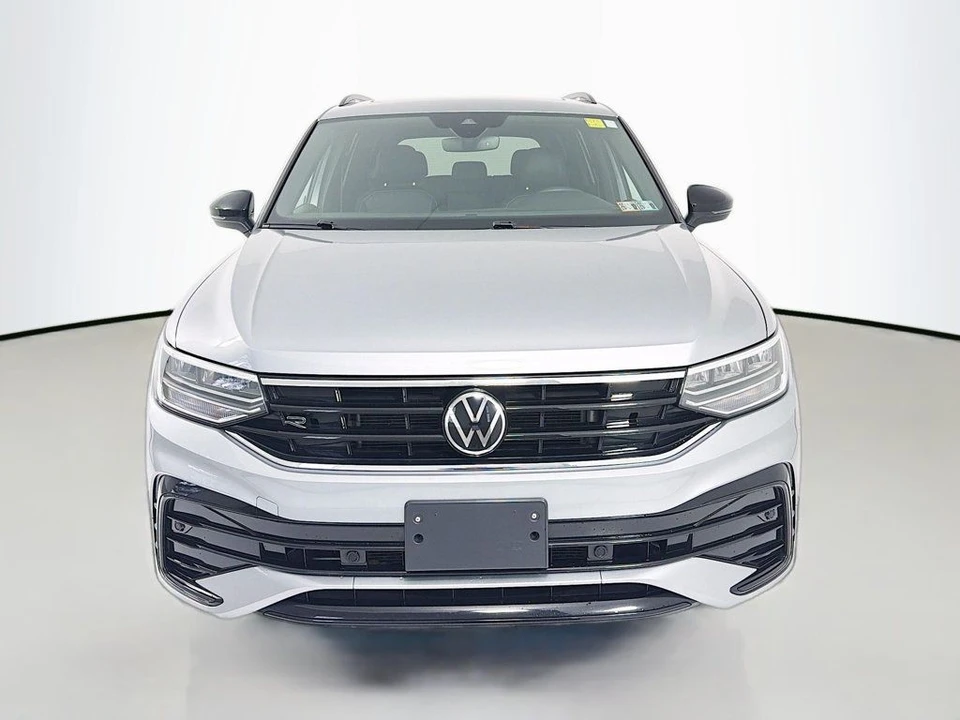 2023 Volkswagen Tiguan - Image 2 of 12