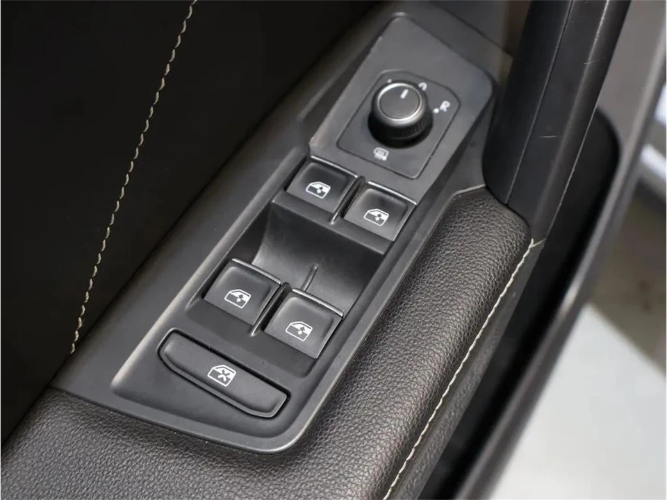 2023 Volkswagen Tiguan - Image 11 of 31
