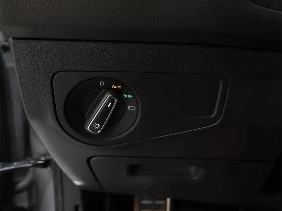 2023 Volkswagen Tiguan - Image 13 of 31