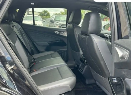 2023 Volkswagen ID.4 - Image 9 of 12