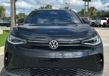 2023 Volkswagen ID.4 - Image 2 of 12