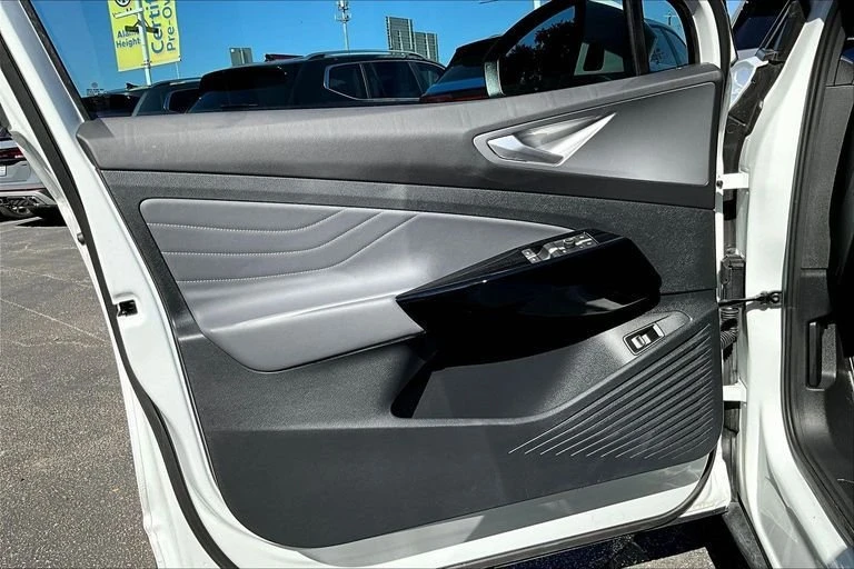 2023 Volkswagen ID.4 - Image 7 of 12