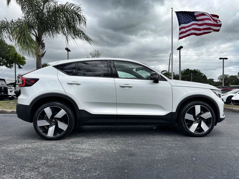2023 Volvo XC40 - Image 4 of 12