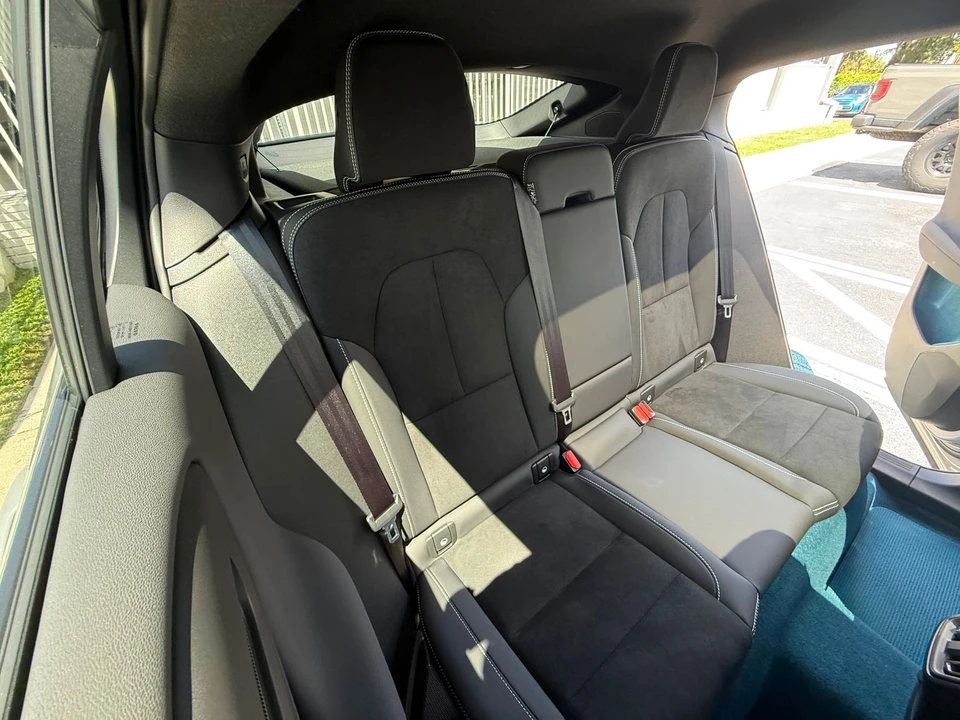 2023 Volvo - Image 7 of 12