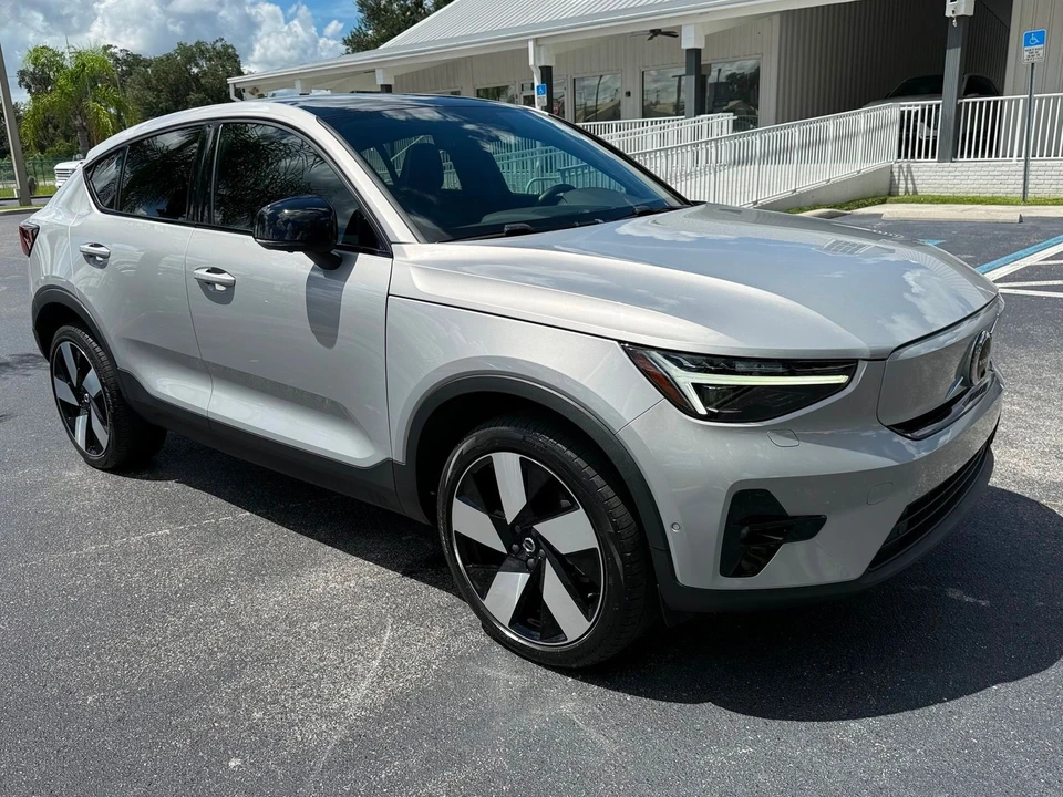 2023 Volvo - Image 10 of 12