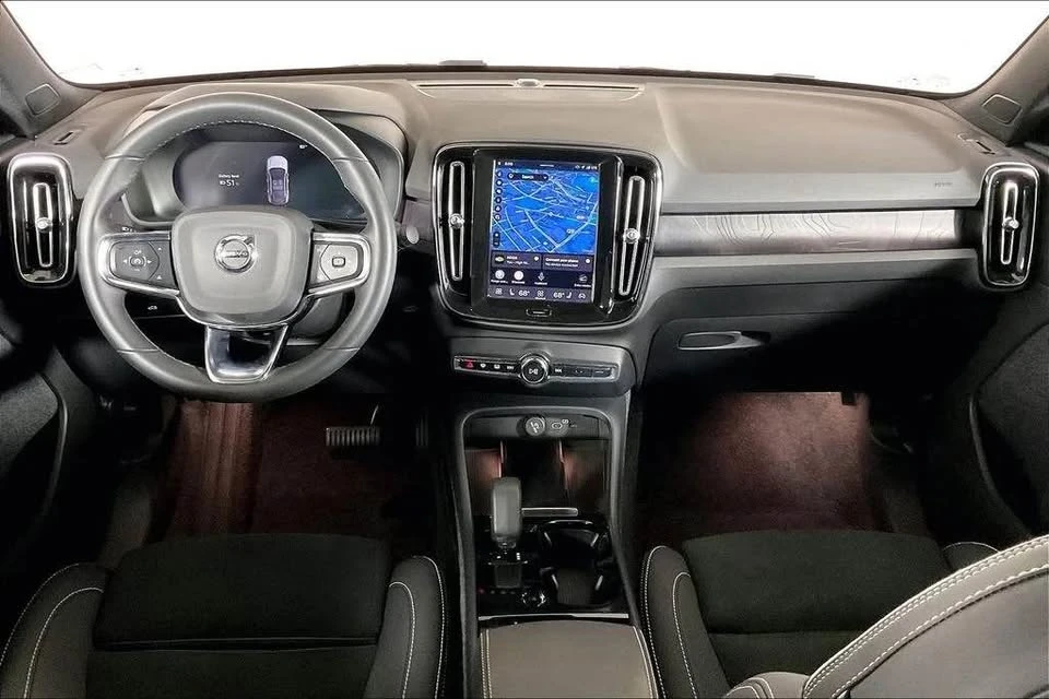 2023 Volvo XC40 - Image 10 of 12
