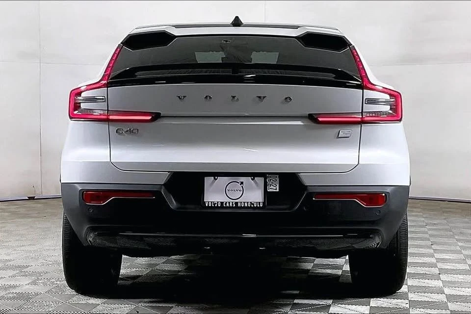 2023 Volvo XC40 - Image 3 of 12