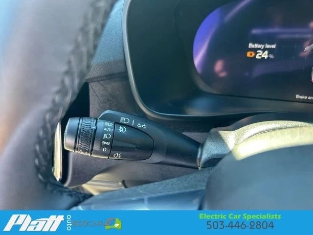 2023 Volvo XC40 - Image 25 of 31