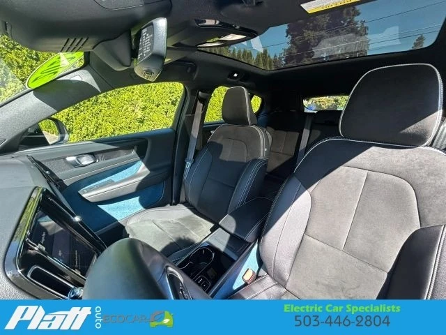 2023 Volvo XC40 - Image 29 of 31