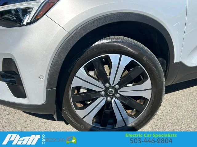 2023 Volvo XC40 - Image 16 of 31