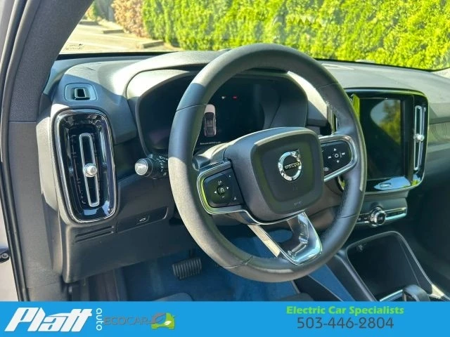 2023 Volvo XC40 - Image 21 of 31