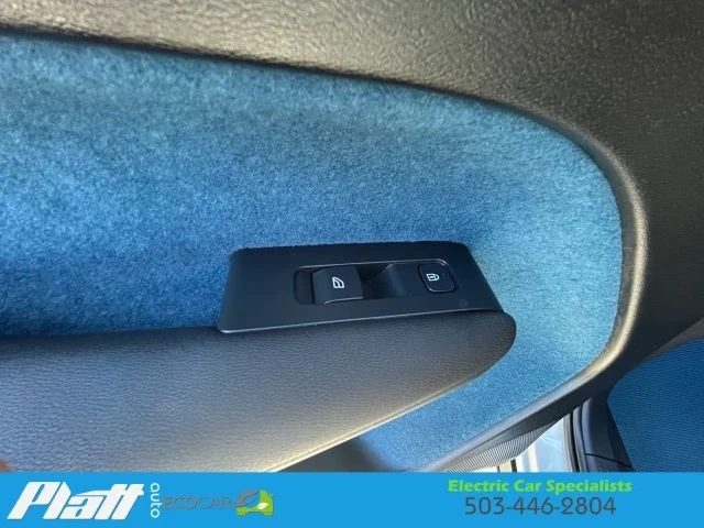 2023 Volvo XC40 - Image 30 of 31