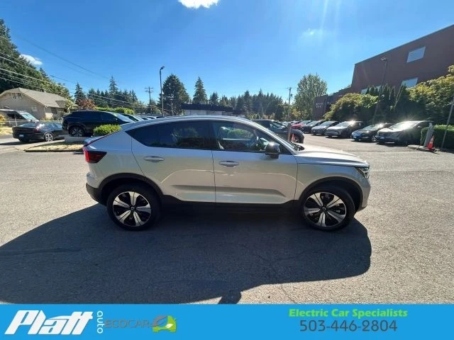 2023 Volvo XC40 - Image 5 of 31