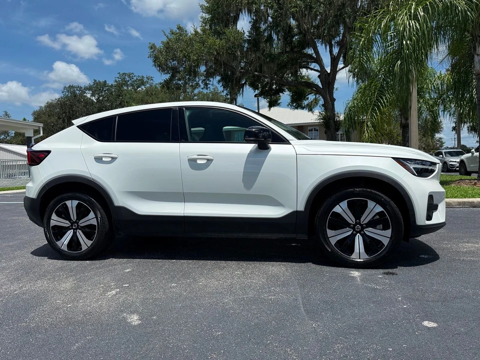 2023 Volvo - Image 9 of 12