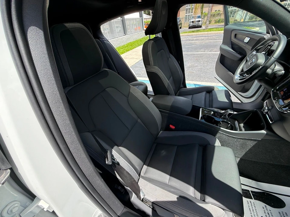 2023 Volvo - Image 8 of 12