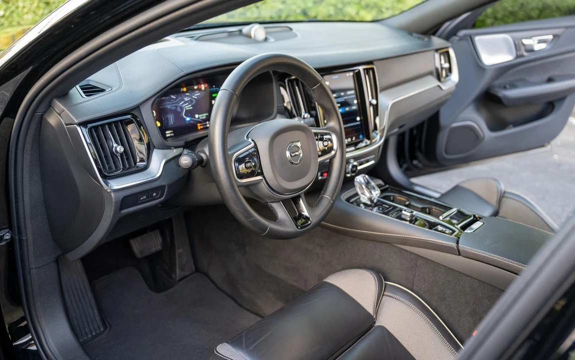 2023 Volvo - Image 11 of 21