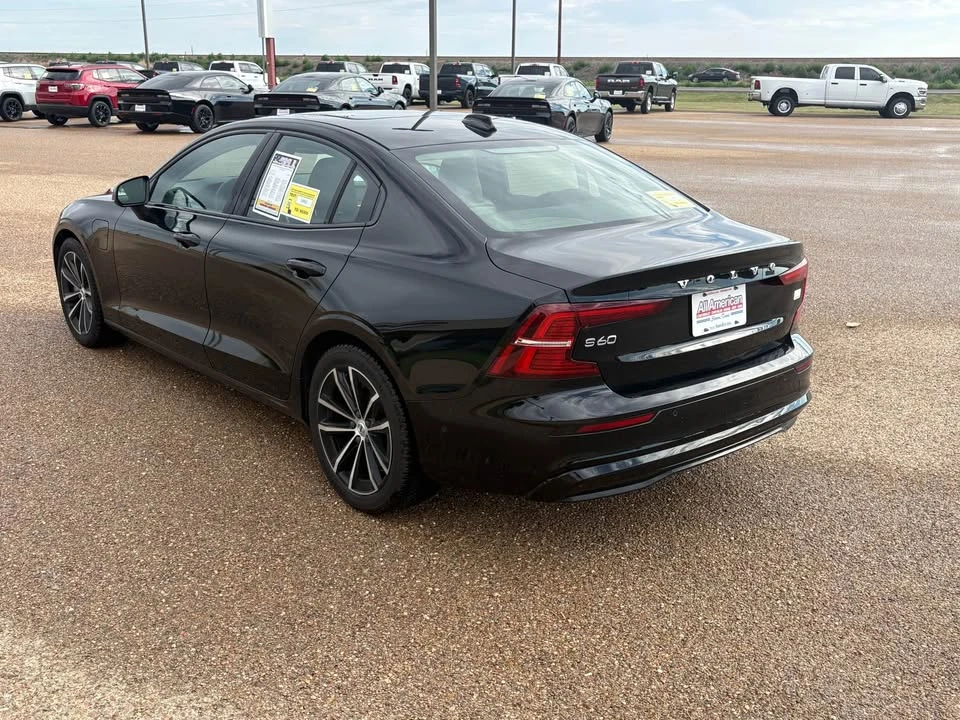 2023 Volvo S60 3rd Gen - Image 2 of 3