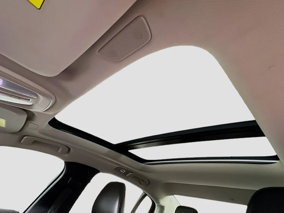 2023 Volvo S60 3rd Gen - Image 15 of 21