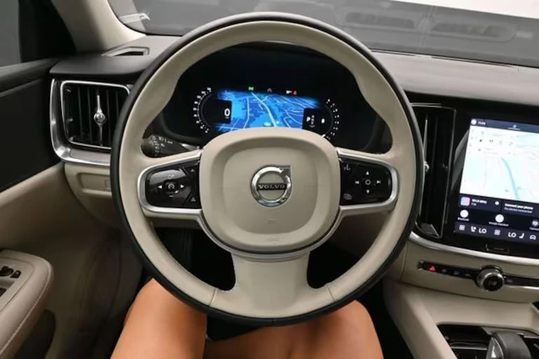 2023 Volvo S60 3rd Gen - Image 14 of 31