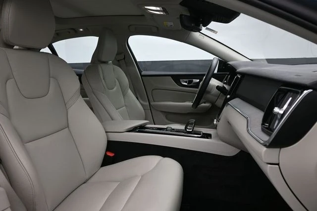 2023 Volvo S60 3rd Gen - Image 25 of 31