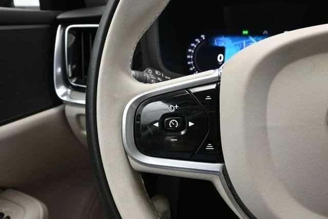 2023 Volvo S60 3rd Gen - Image 15 of 31