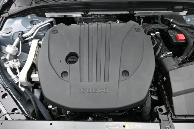 2023 Volvo S60 3rd Gen - Image 26 of 31