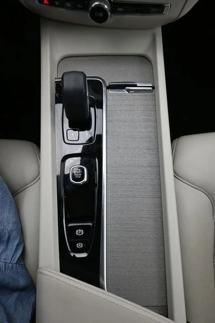 2023 Volvo S60 3rd Gen - Image 19 of 31