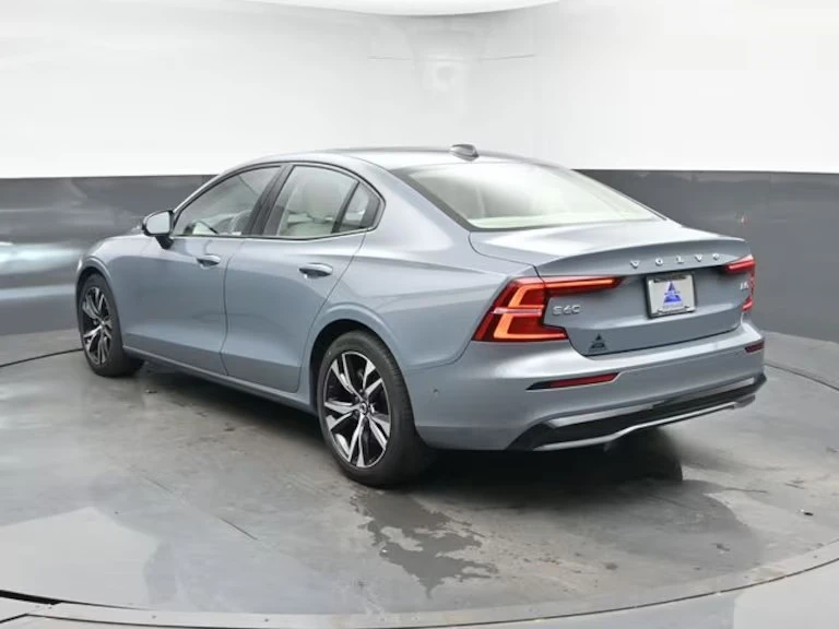 2023 Volvo S60 3rd Gen - Image 11 of 31
