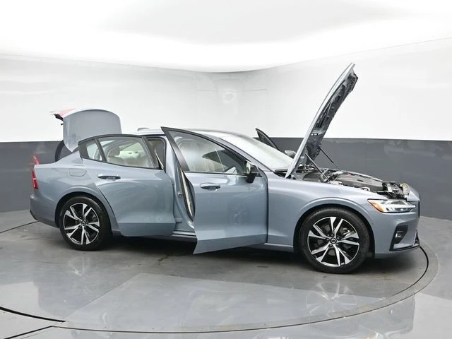 2023 Volvo S60 3rd Gen - Image 29 of 31