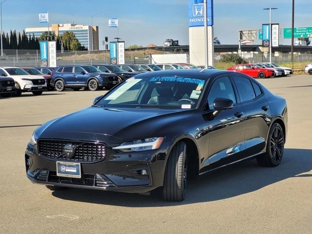 2023 Volvo S60 3rd Gen - Image 9 of 12