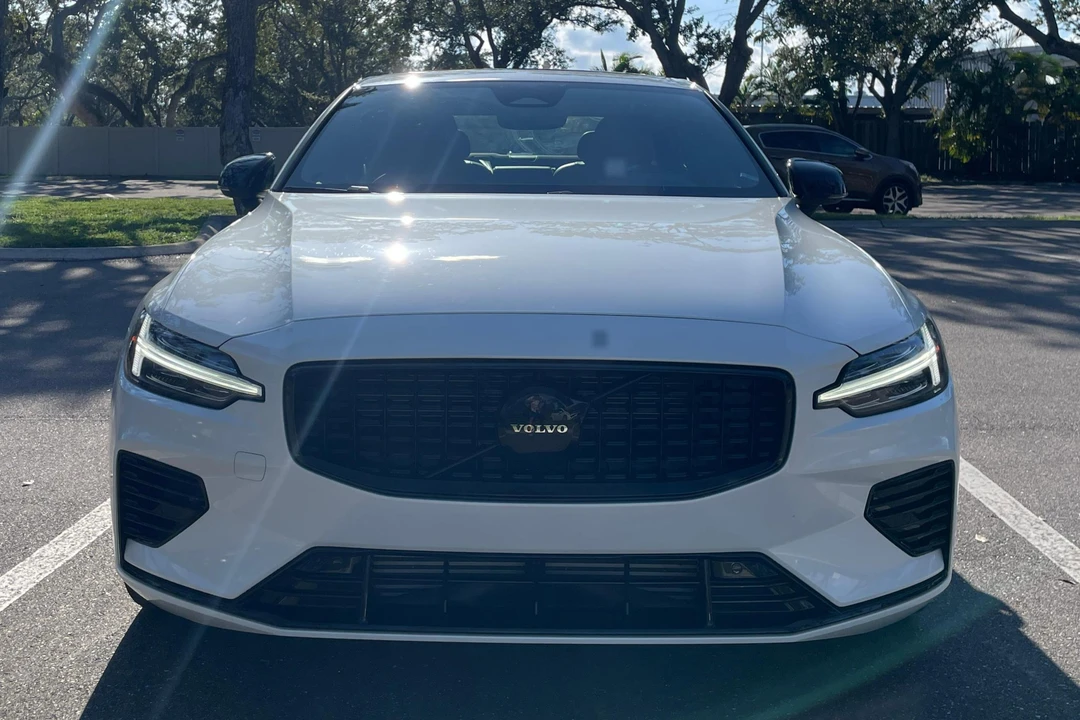 2023 Volvo S60 3rd Gen - Image 2 of 31