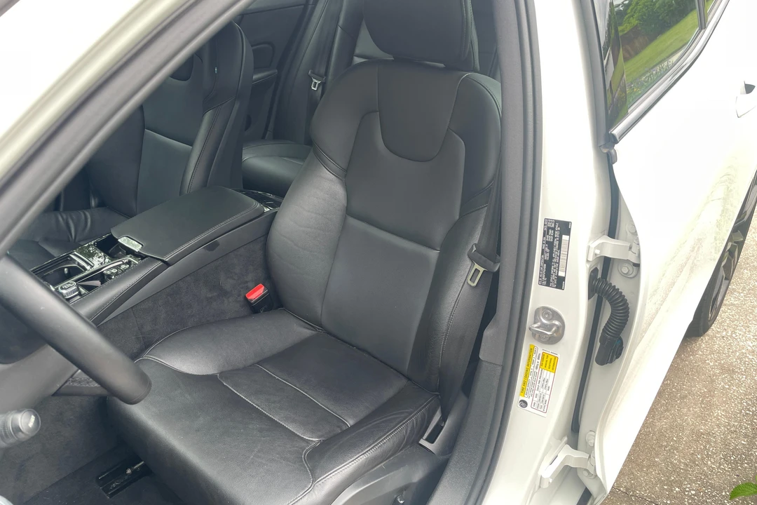 2023 Volvo S60 3rd Gen - Image 27 of 31