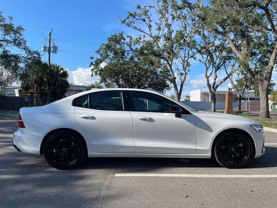 2023 Volvo S60 3rd Gen - Image 9 of 31