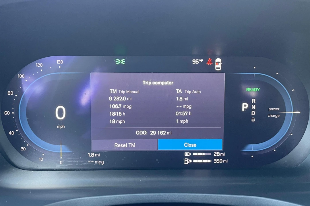 2023 Volvo S60 3rd Gen - Image 29 of 31