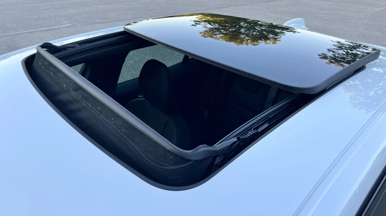 2023 Volvo S60 3rd Gen - Image 22 of 31