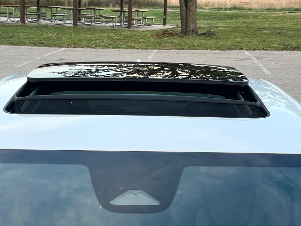 2023 Volvo S60 3rd Gen - Image 19 of 31