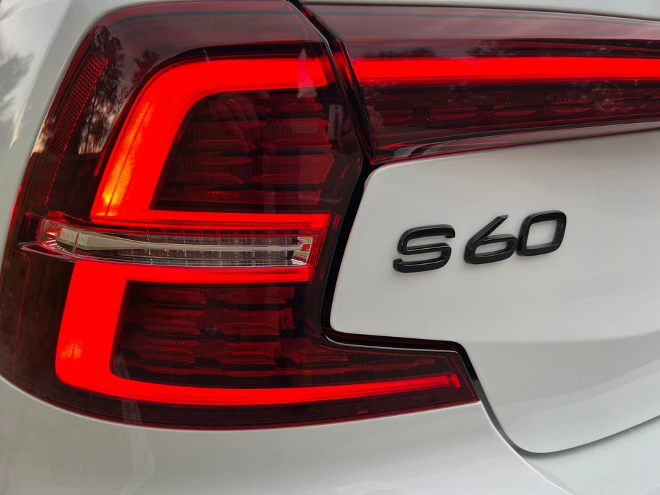 2023 Volvo S60 3rd Gen - Image 25 of 31