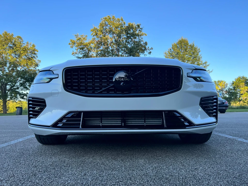 2023 Volvo S60 3rd Gen - Image 8 of 31
