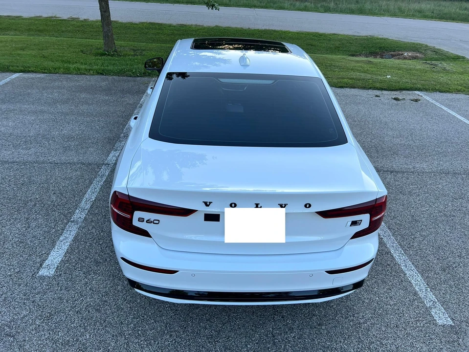 2023 Volvo S60 3rd Gen - Image 13 of 31