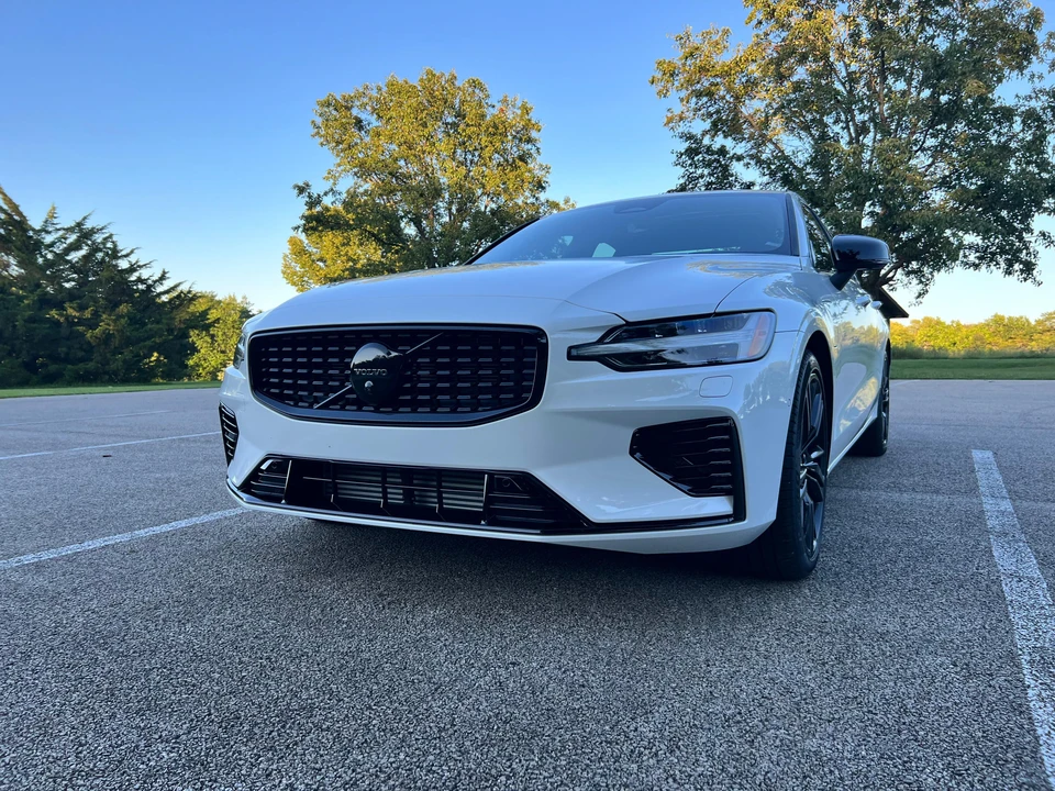 2023 Volvo S60 3rd Gen - Image 9 of 31