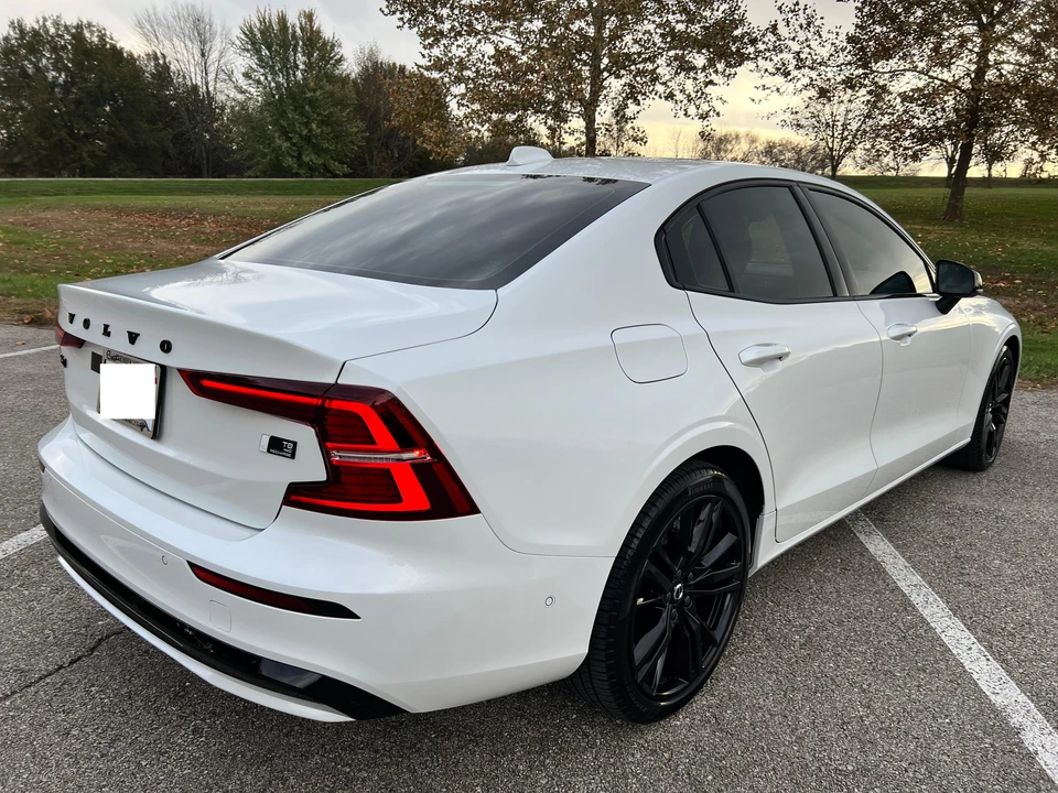 2023 Volvo S60 3rd Gen - Image 16 of 31