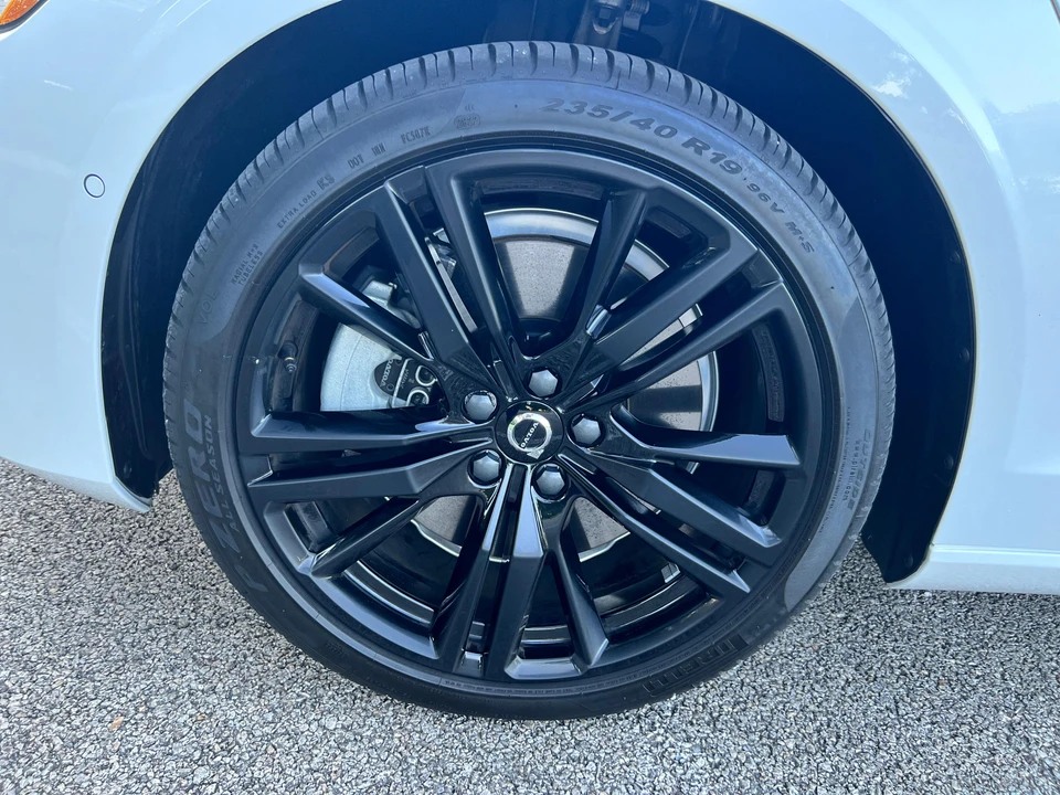 2023 Volvo S60 3rd Gen - Image 29 of 31