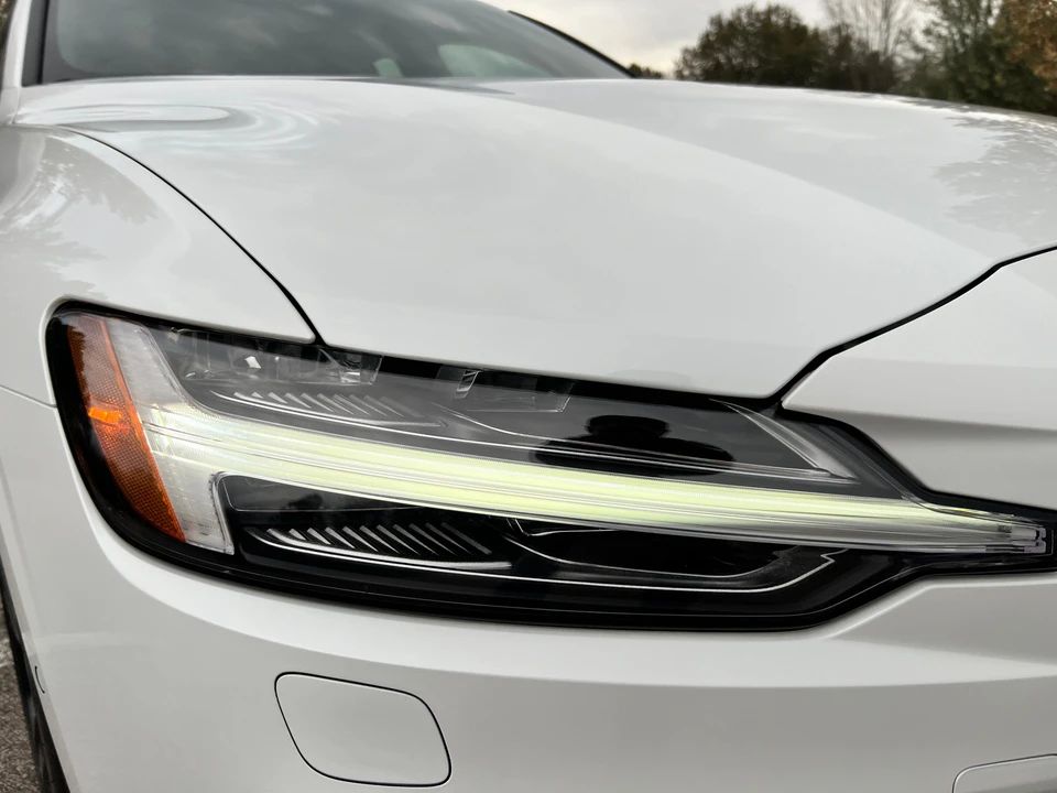2023 Volvo S60 3rd Gen - Image 20 of 31