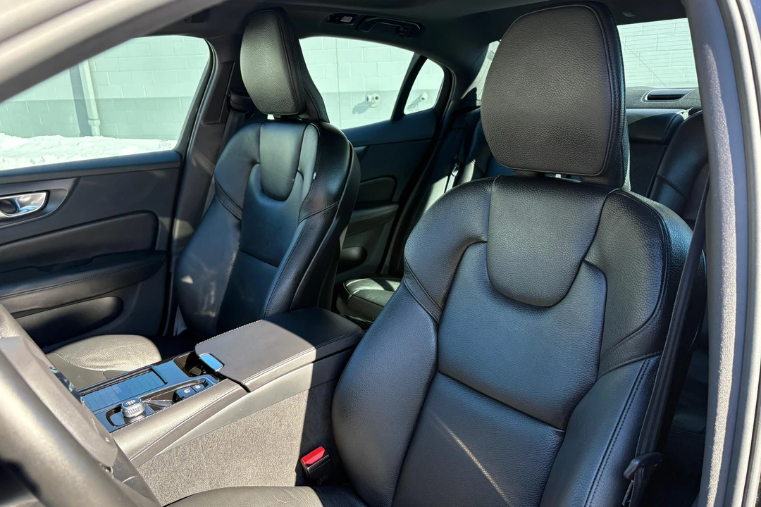2023 Volvo S60 3rd Gen - Image 19 of 31